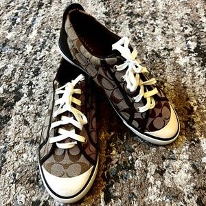 Womens - Coach - Size 10B